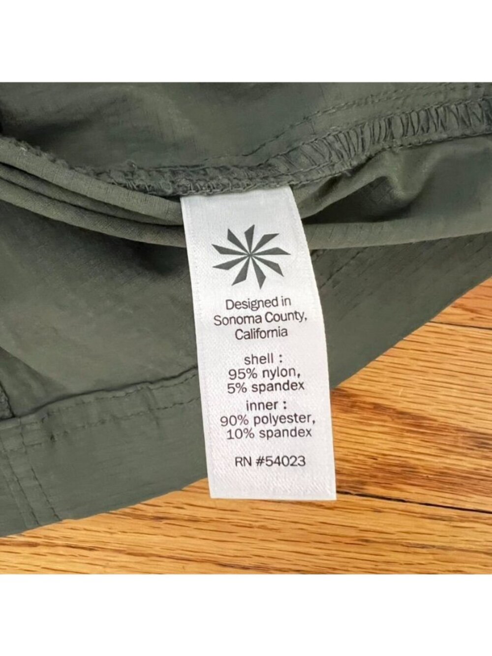 Vtg Athleta Trekkie Skort Olive Green 10 Cargo Zip Pockets Gorpcore Athleisure - Picture 6 of 10